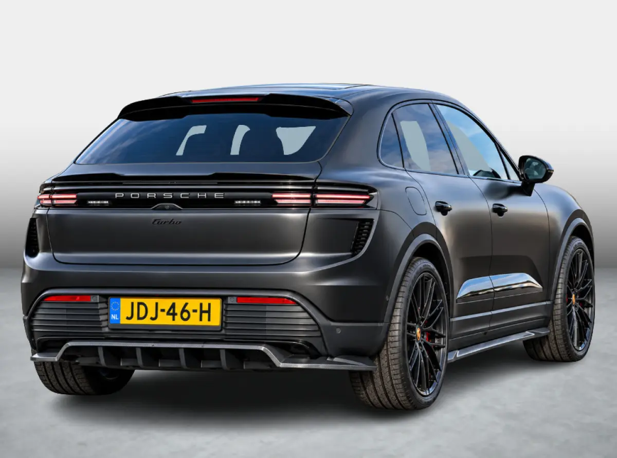 Turbo 100 kWh 639PS SOH 97% | BTW | Meest complete uitvoering | 22-inch RS Spyder Design | Panorama | Adaptieve Sportstoelen incl. Stoelverstelling 18-wegs en Memory-pakket | Luchtvering | I