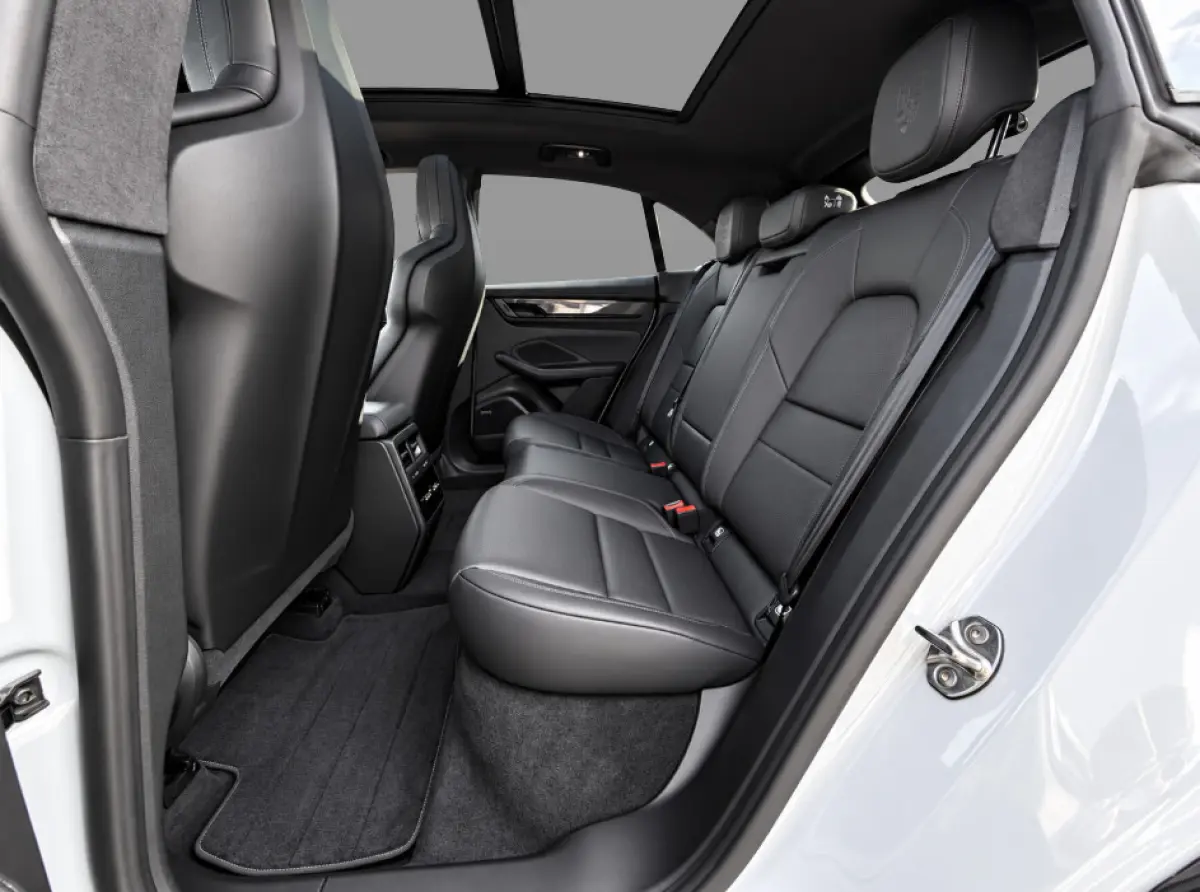 Turbo 100 kWh 639PS SOH 97% | BTW | Meest complete uitvoering | 22-inch RS Spyder Design | Panorama | Adaptieve Sportstoelen incl. Stoelverstelling 18-wegs en Memory-pakket | Luchtvering | I