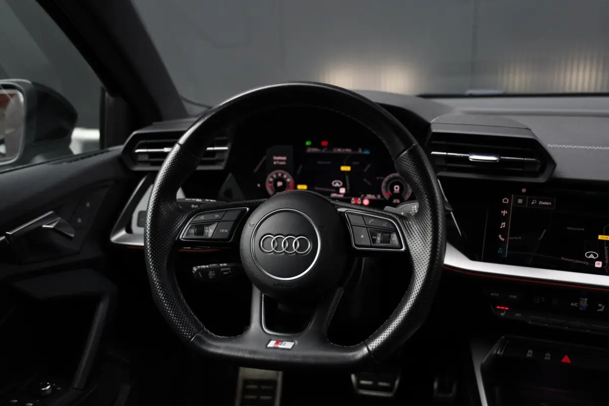 30 TFSI 110pk S-Edition Leer Stoelverwarming Sfeerverlichting Sportstoelen LED CarPlay ACC S-Line