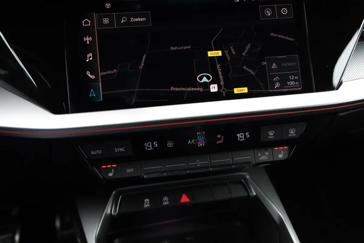 30 TFSI 110pk S-Edition Leer Stoelverwarming Sfeerverlichting Sportstoelen LED CarPlay ACC S-Line