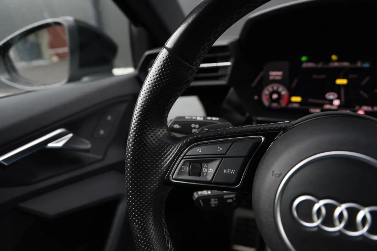 30 TFSI 110pk S-Edition Leer Stoelverwarming Sfeerverlichting Sportstoelen LED CarPlay ACC S-Line