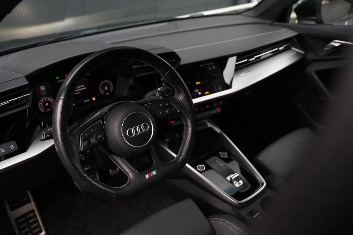 30 TFSI 110pk S-Edition Leer Stoelverwarming Sfeerverlichting Sportstoelen LED CarPlay ACC S-Line