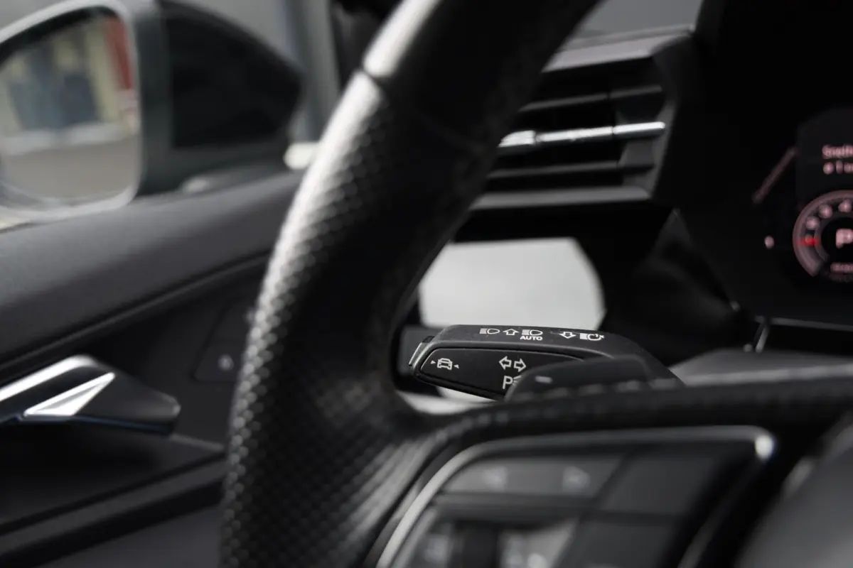 30 TFSI 110pk S-Edition Leer Stoelverwarming Sfeerverlichting Sportstoelen LED CarPlay ACC S-Line