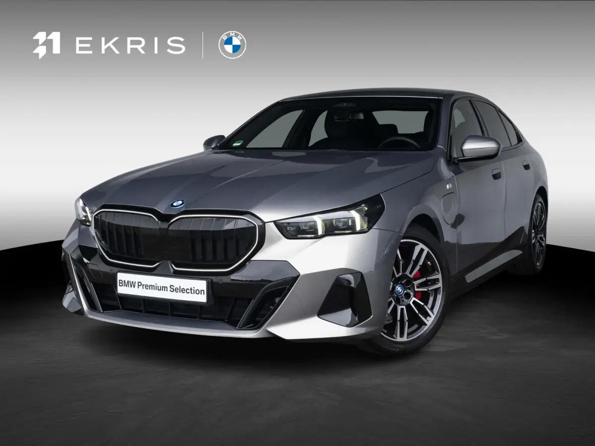 530e | M Sportpakket Pro | 19 inch | Driving Assistant Plus | Harman Kardon | Achteruitrijcamera | Trekhaak