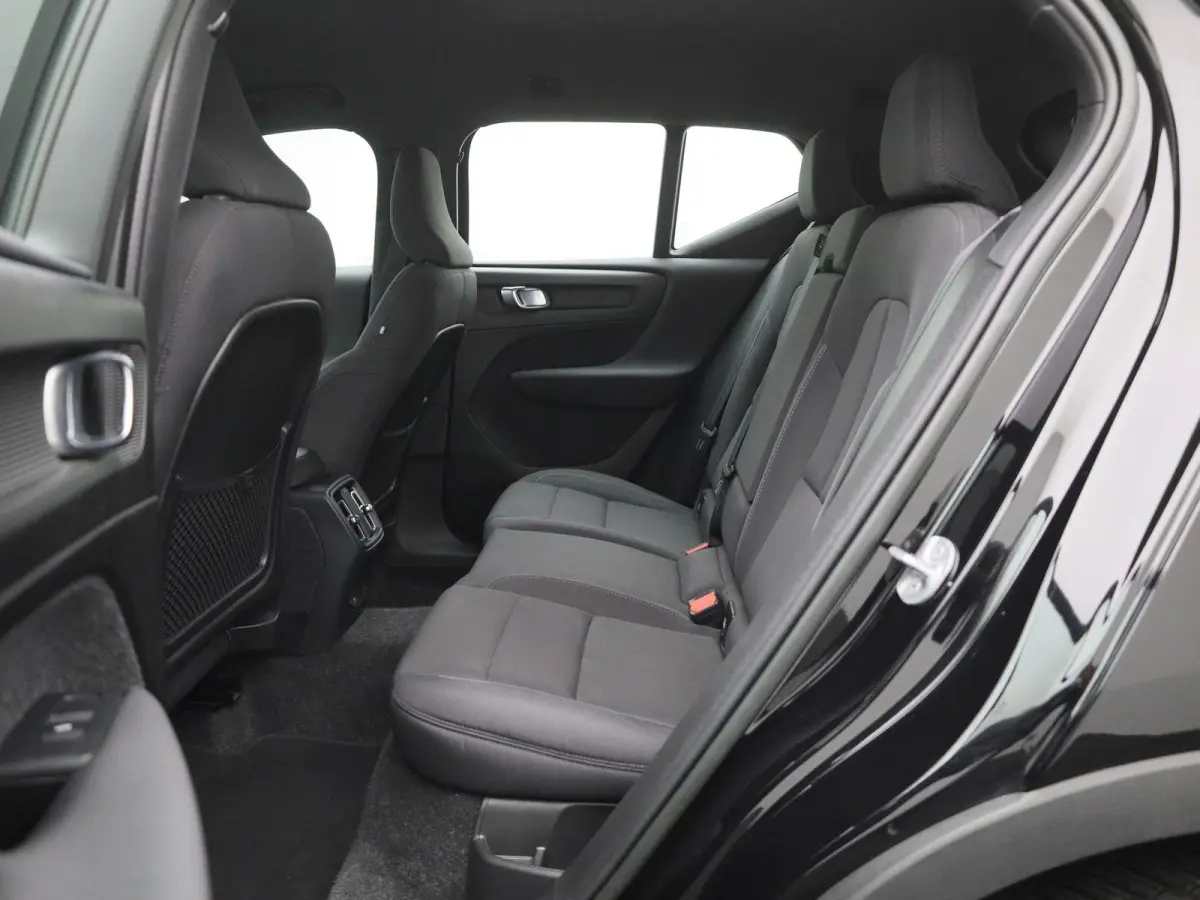Core | Automaat | Apple Carplay / Android Auto | Virtual Cockpit | Achteruitrijcamera | Climate Control | Cruise Control | Bluetooth | Lichtmetalen Velgen |