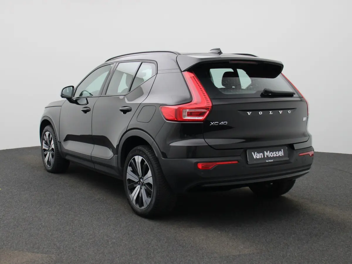 Core | Automaat | Apple Carplay / Android Auto | Virtual Cockpit | Achteruitrijcamera | Climate Control | Cruise Control | Bluetooth | Lichtmetalen Velgen |