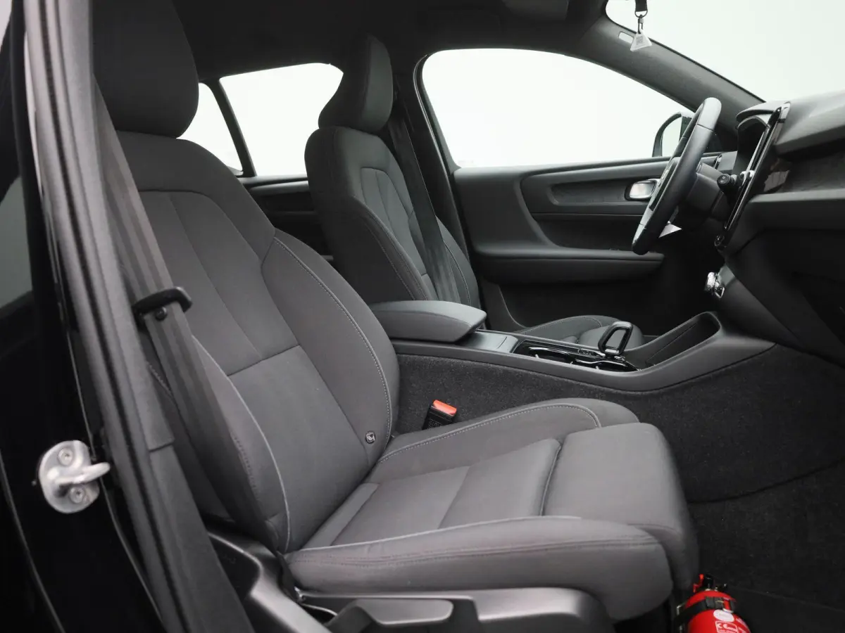 Core | Automaat | Apple Carplay / Android Auto | Virtual Cockpit | Achteruitrijcamera | Climate Control | Cruise Control | Bluetooth | Lichtmetalen Velgen |