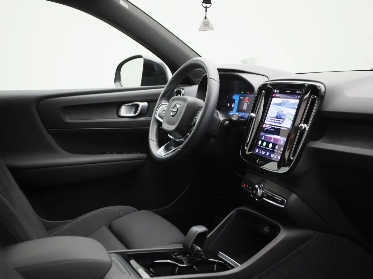 Core | Automaat | Apple Carplay / Android Auto | Virtual Cockpit | Achteruitrijcamera | Climate Control | Cruise Control | Bluetooth | Lichtmetalen Velgen |