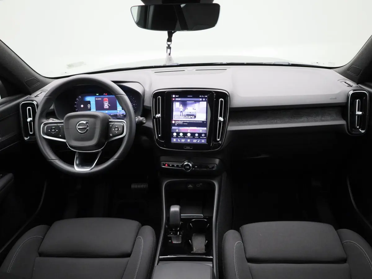 Core | Automaat | Apple Carplay / Android Auto | Virtual Cockpit | Achteruitrijcamera | Climate Control | Cruise Control | Bluetooth | Lichtmetalen Velgen |