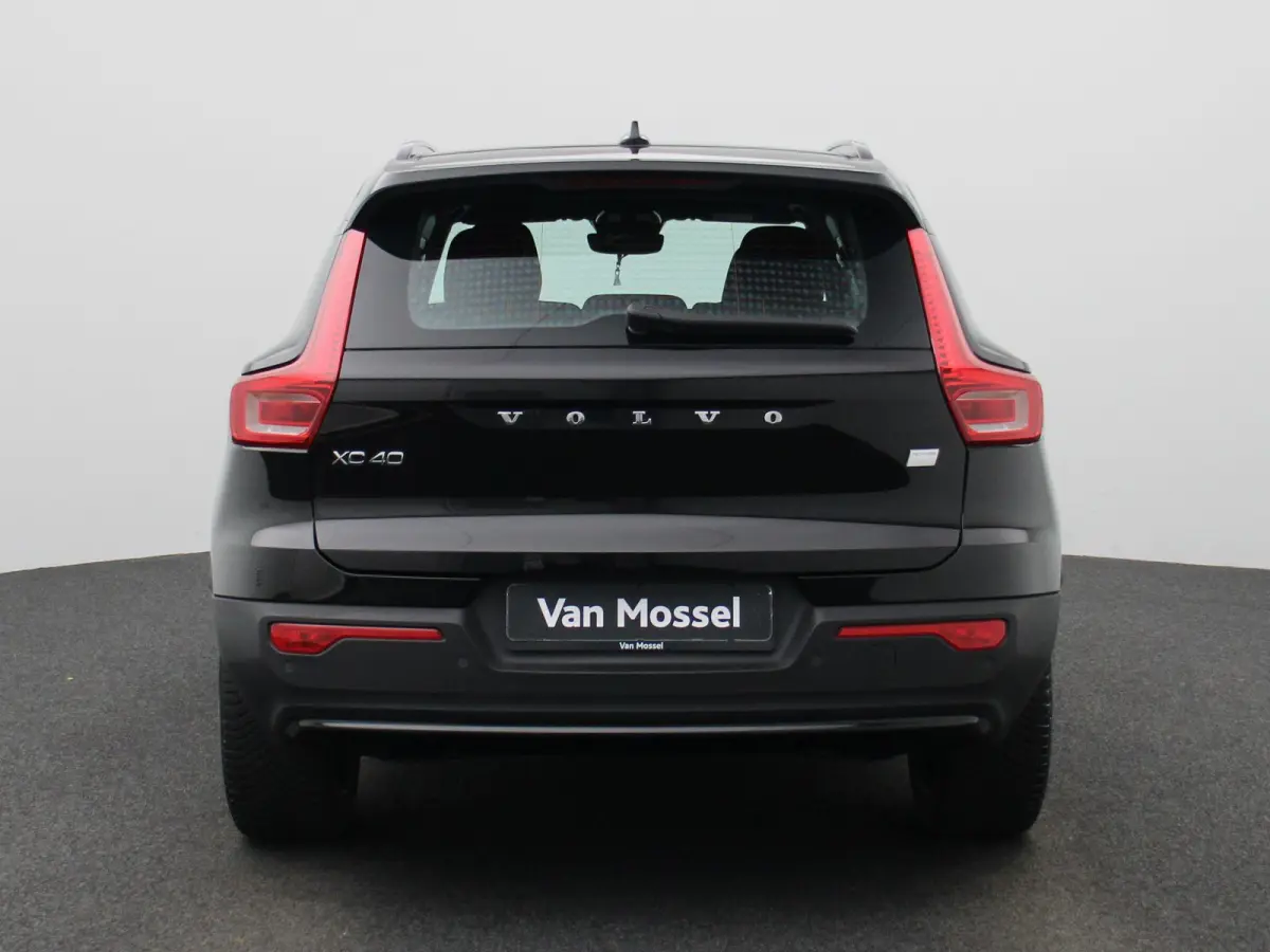 Core | Automaat | Apple Carplay / Android Auto | Virtual Cockpit | Achteruitrijcamera | Climate Control | Cruise Control | Bluetooth | Lichtmetalen Velgen |