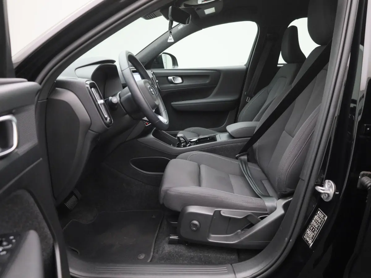 Core | Automaat | Apple Carplay / Android Auto | Virtual Cockpit | Achteruitrijcamera | Climate Control | Cruise Control | Bluetooth | Lichtmetalen Velgen |