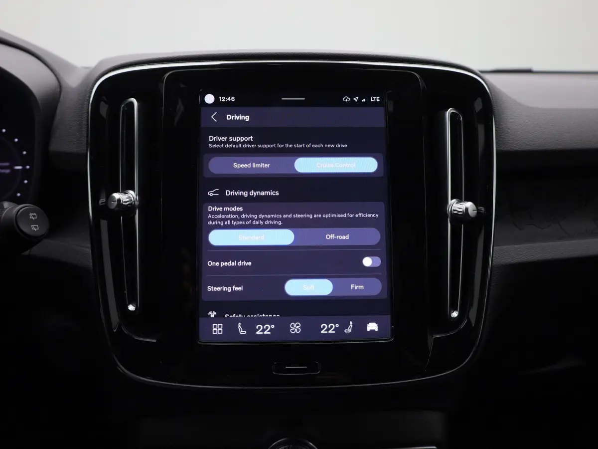 Core | Automaat | Apple Carplay / Android Auto | Virtual Cockpit | Achteruitrijcamera | Climate Control | Cruise Control | Bluetooth | Lichtmetalen Velgen |
