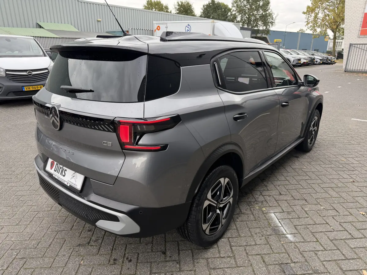 145pk Hybrid Max (Camera - Parkeersensoren V+A - LED - Navigatie - Automatische Airco - Dodehoek detectie - Apple Carplay)