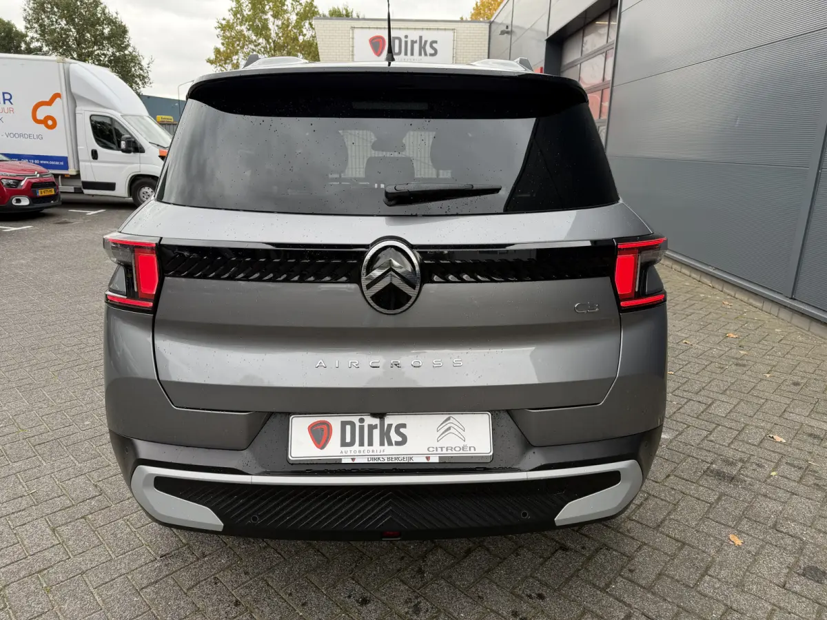 145pk Hybrid Max (Camera - Parkeersensoren V+A - LED - Navigatie - Automatische Airco - Dodehoek detectie - Apple Carplay)