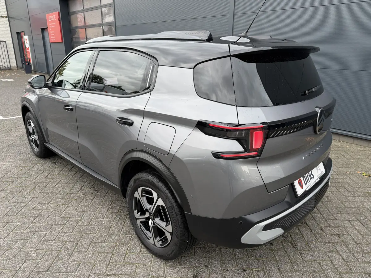 145pk Hybrid Max (Camera - Parkeersensoren V+A - LED - Navigatie - Automatische Airco - Dodehoek detectie - Apple Carplay)