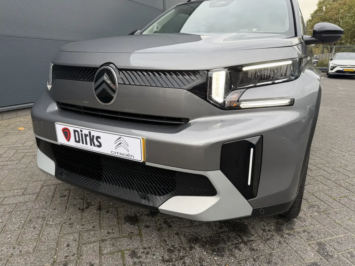 145pk Hybrid Max (Camera - Parkeersensoren V+A - LED - Navigatie - Automatische Airco - Dodehoek detectie - Apple Carplay)