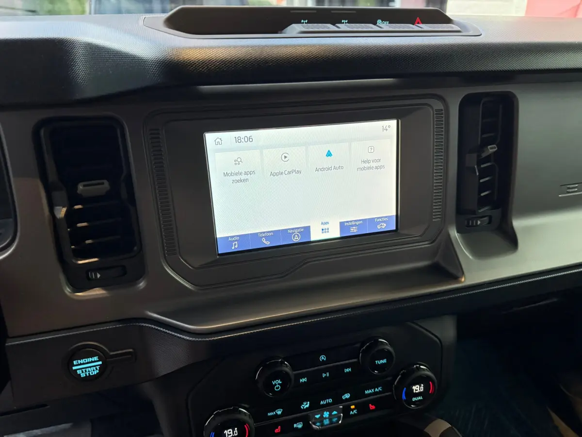 FORD , VOLLEDIG OPEN DAK, 4X4, NIEUWSTAAT, FULL OPTIONS, GRIJS KENTEKEN!