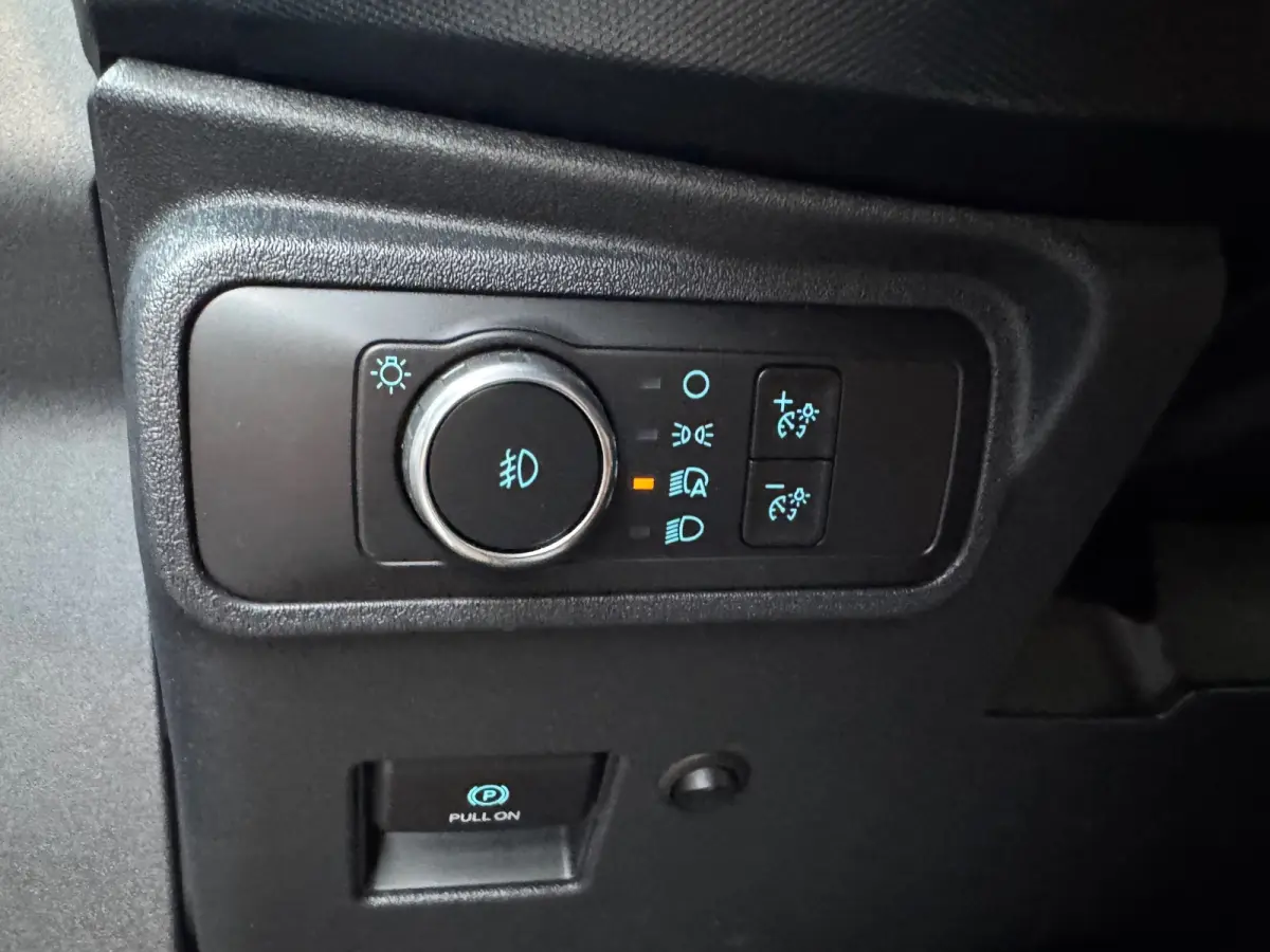 FORD , VOLLEDIG OPEN DAK, 4X4, NIEUWSTAAT, FULL OPTIONS, GRIJS KENTEKEN!