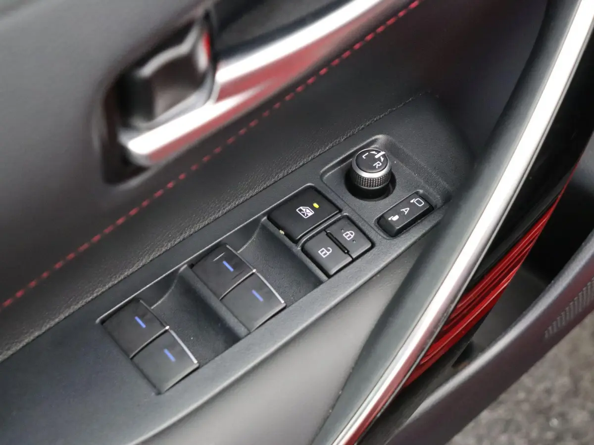 2.0 Hybrid Executive | Elektrische achterklep | Trekhaak | Stoelverwarming | Schuif/kantel dak | Climate control | Lederen sportstoelen |
