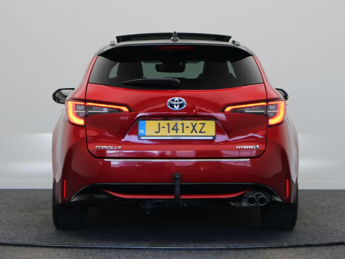 2.0 Hybrid Executive | Elektrische achterklep | Trekhaak | Stoelverwarming | Schuif/kantel dak | Climate control | Lederen sportstoelen |