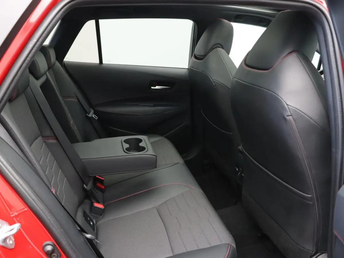 2.0 Hybrid Executive | Elektrische achterklep | Trekhaak | Stoelverwarming | Schuif/kantel dak | Climate control | Lederen sportstoelen |