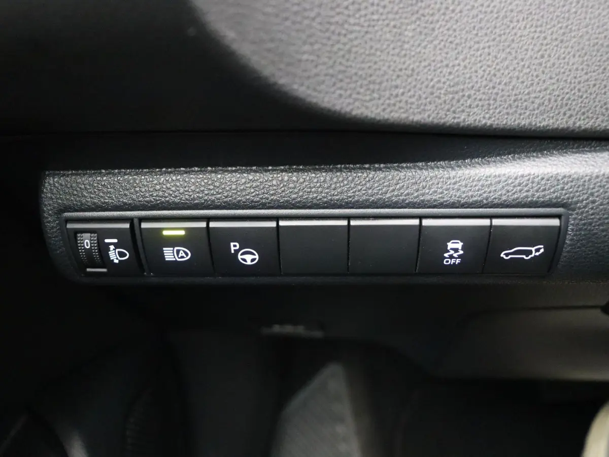 2.0 Hybrid Executive | Elektrische achterklep | Trekhaak | Stoelverwarming | Schuif/kantel dak | Climate control | Lederen sportstoelen |