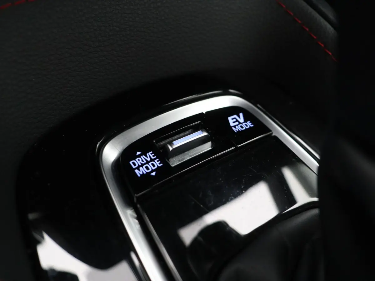 2.0 Hybrid Executive | Elektrische achterklep | Trekhaak | Stoelverwarming | Schuif/kantel dak | Climate control | Lederen sportstoelen |