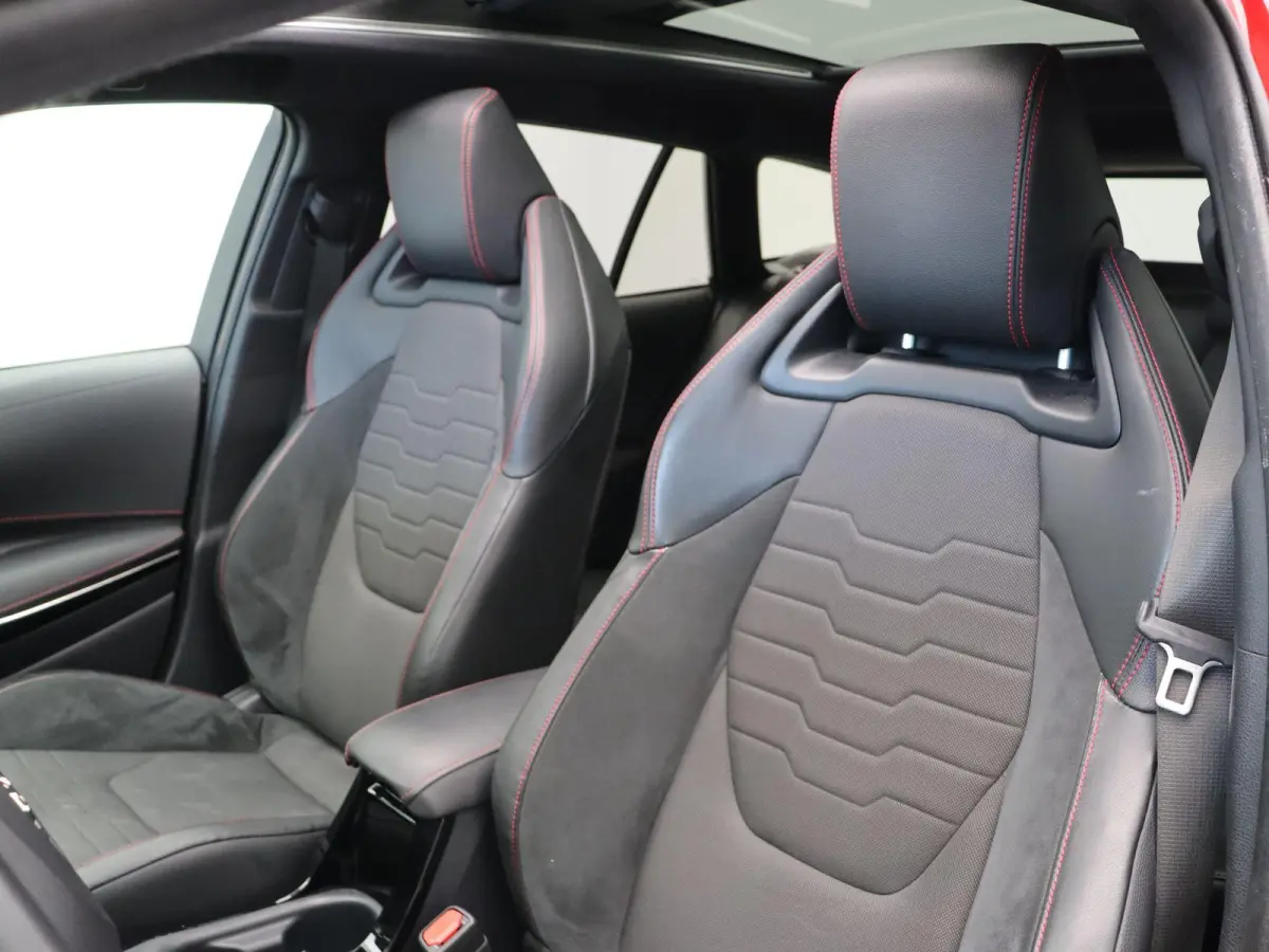 2.0 Hybrid Executive | Elektrische achterklep | Trekhaak | Stoelverwarming | Schuif/kantel dak | Climate control | Lederen sportstoelen |