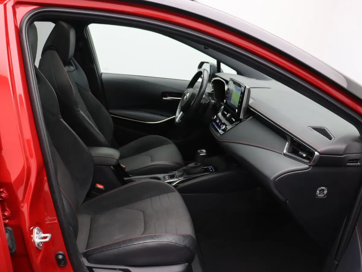 2.0 Hybrid Executive | Elektrische achterklep | Trekhaak | Stoelverwarming | Schuif/kantel dak | Climate control | Lederen sportstoelen |