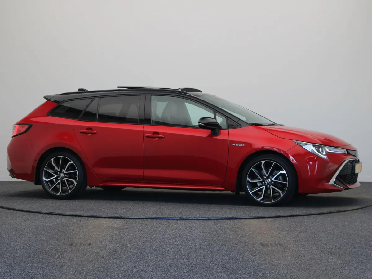2.0 Hybrid Executive | Elektrische achterklep | Trekhaak | Stoelverwarming | Schuif/kantel dak | Climate control | Lederen sportstoelen |