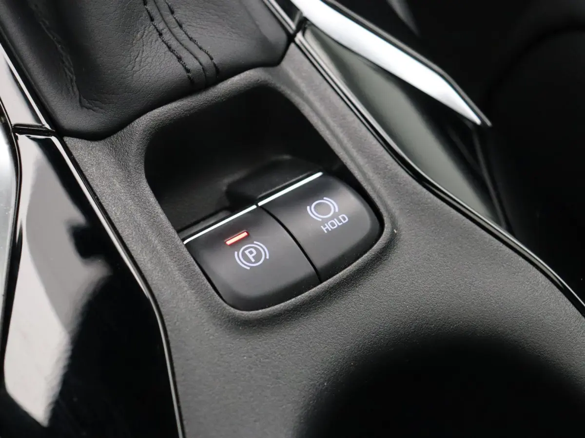 2.0 Hybrid Executive | Elektrische achterklep | Trekhaak | Stoelverwarming | Schuif/kantel dak | Climate control | Lederen sportstoelen |