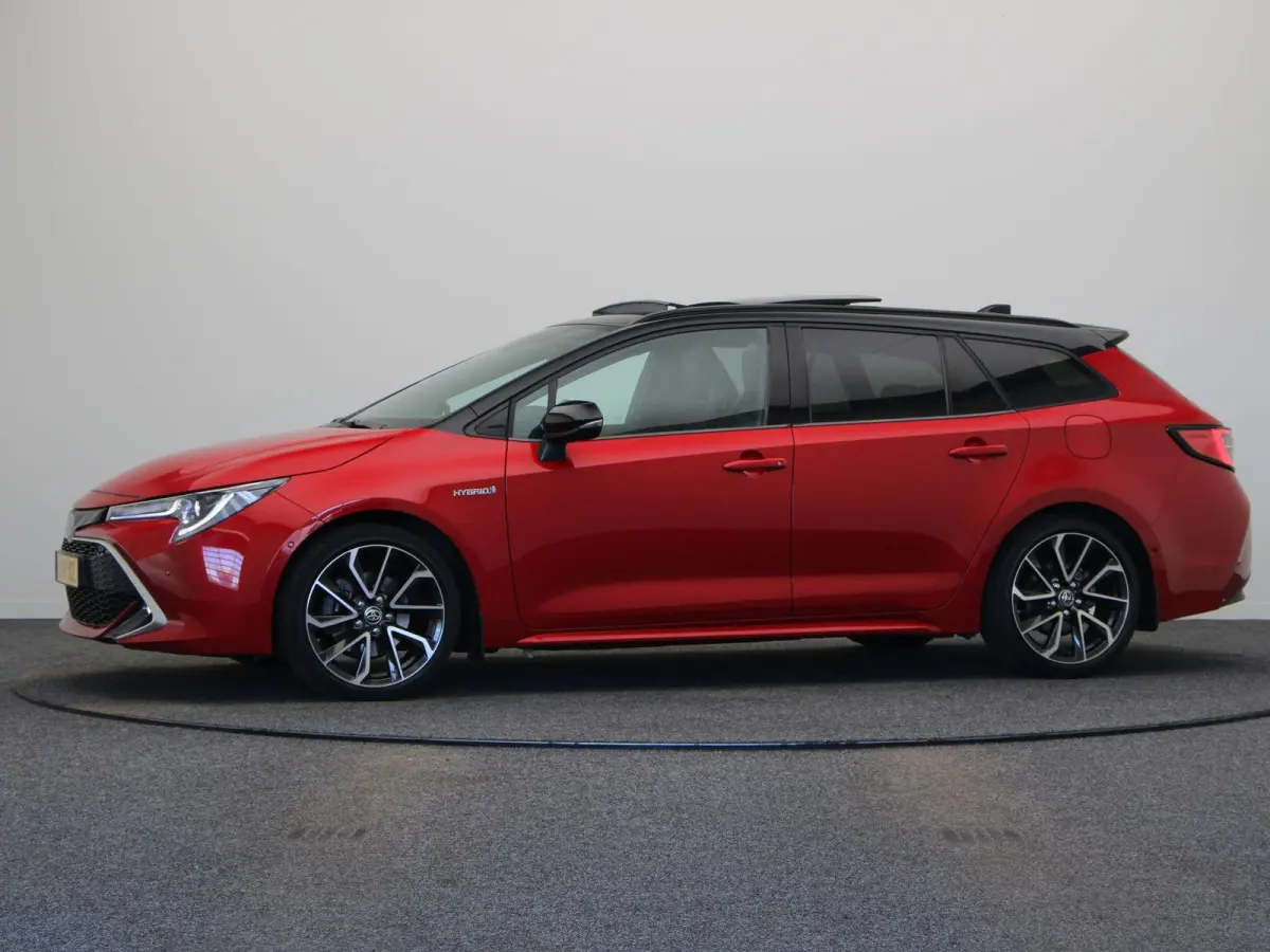 2.0 Hybrid Executive | Elektrische achterklep | Trekhaak | Stoelverwarming | Schuif/kantel dak | Climate control | Lederen sportstoelen |