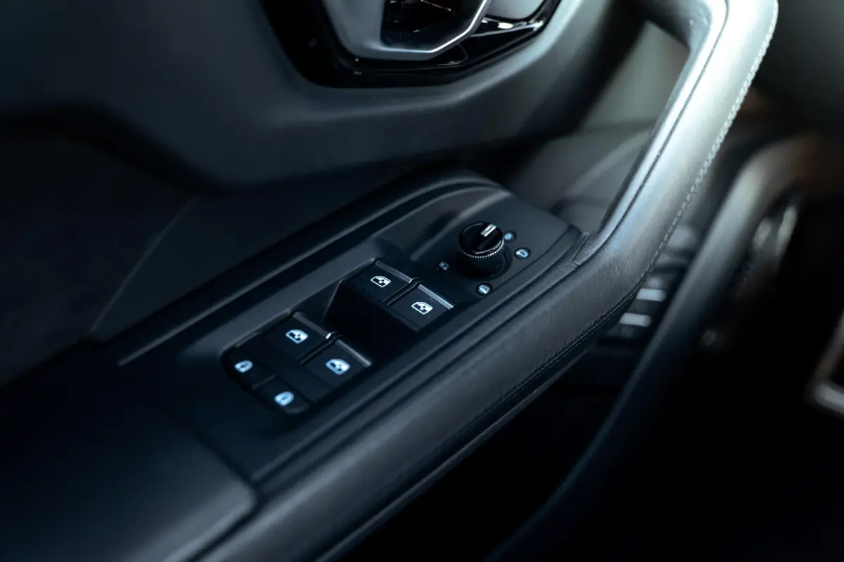 4.0 V8 Graphite Capsule | Novitec Esteso | Widebody | Carbon | B&O | HUD |