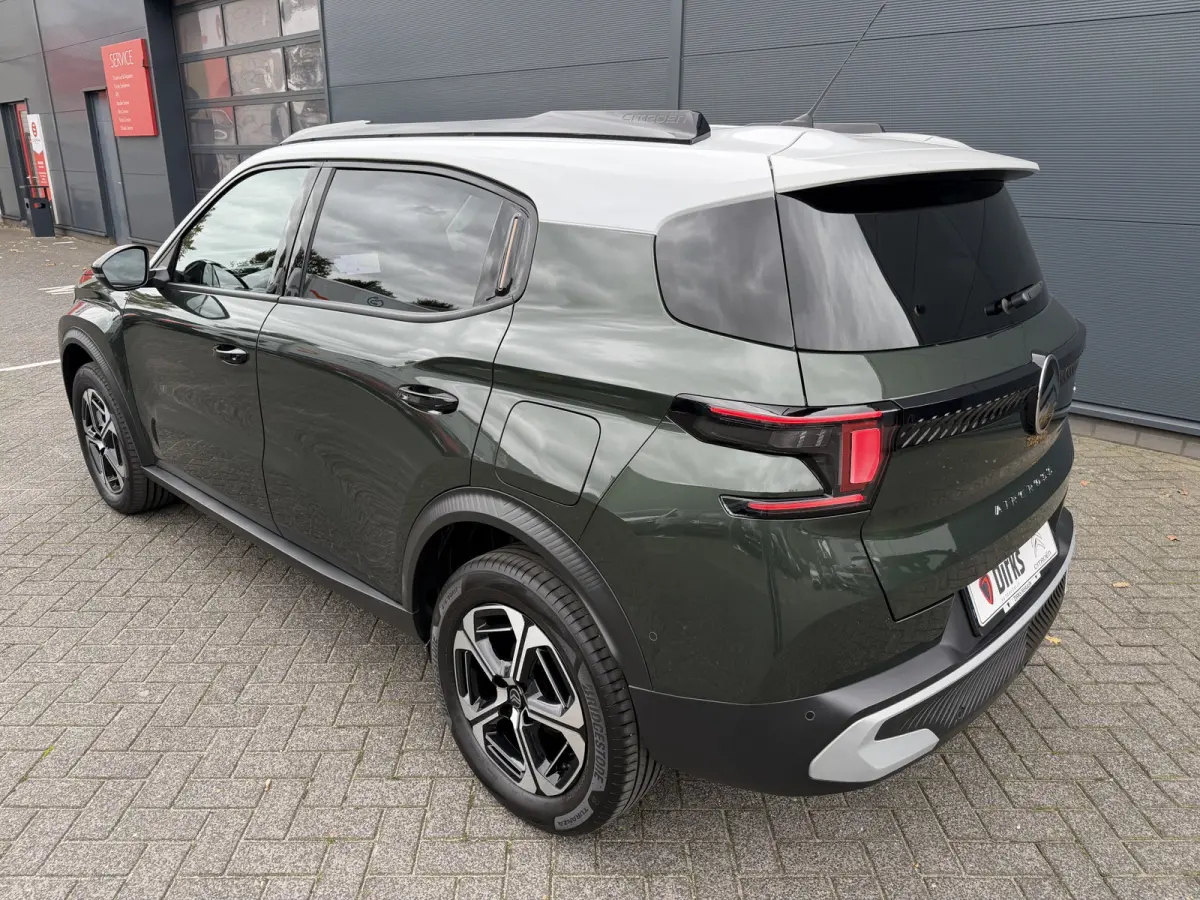 145pk Hybrid Max (Camera - Parkeersensoren V+A - LED - Navigatie - Automatische Airco - Dodehoek detectie - Apple Carplay)