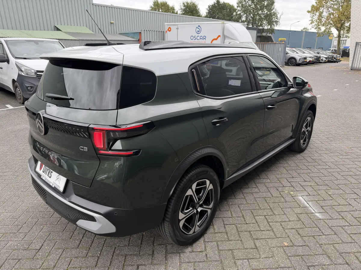 145pk Hybrid Max (Camera - Parkeersensoren V+A - LED - Navigatie - Automatische Airco - Dodehoek detectie - Apple Carplay)