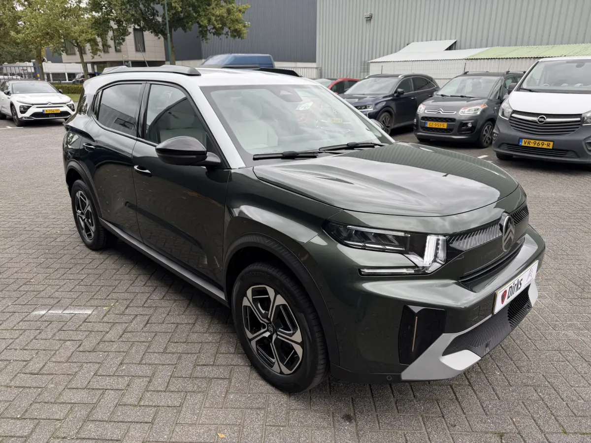 145pk Hybrid Max (Camera - Parkeersensoren V+A - LED - Navigatie - Automatische Airco - Dodehoek detectie - Apple Carplay)
