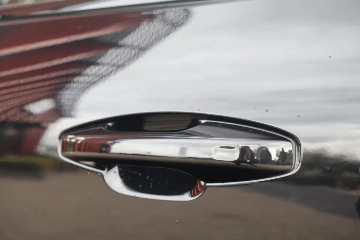 T4 R-Design | Stoelverwarming | Trekhaak | Panoramadak | H/K | 21 INCH | Glossy Black | Keyless