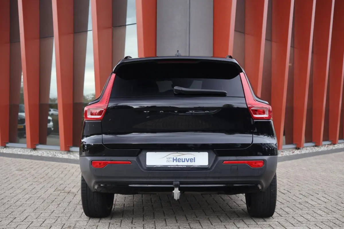 T4 R-Design | Stoelverwarming | Trekhaak | Panoramadak | H/K | 21 INCH | Glossy Black | Keyless