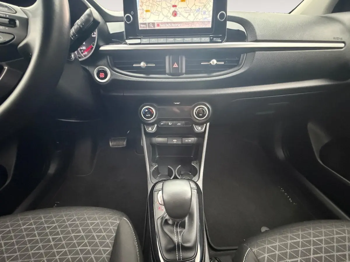1.0 DPi DynamicPlusLine | 1E EIGENAAR | LAGE KM-STAND | FABRIEKSGARANTIE | APPLE CARPLAY/ ANDROID AUTO | NAVI | CAMERA | LMV | GETINTE RAMEN | ETC…