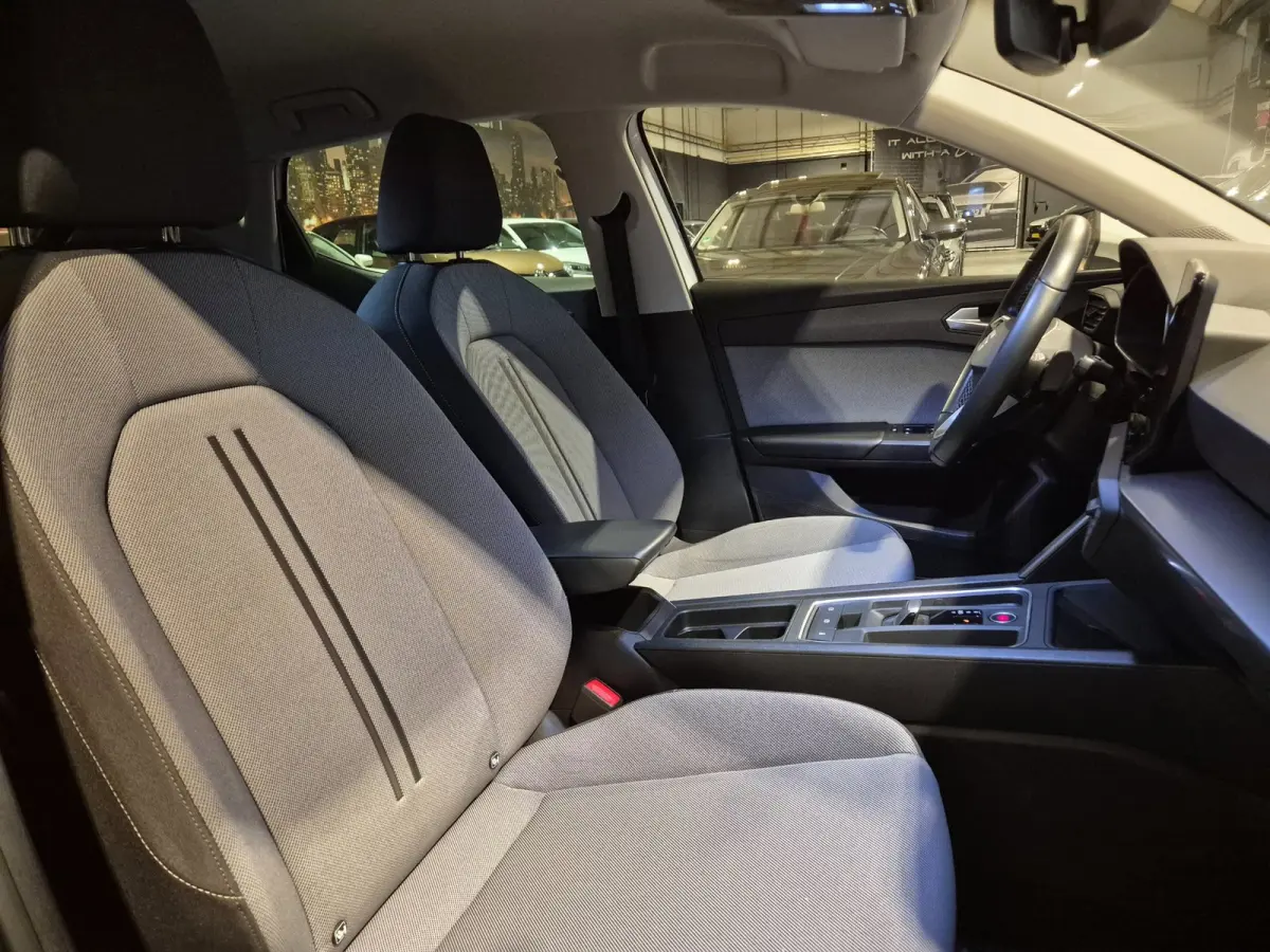 1.0 eTSI Style Business Intense - Navi - Adapt Cruise - Camera - LED - Incl BTW