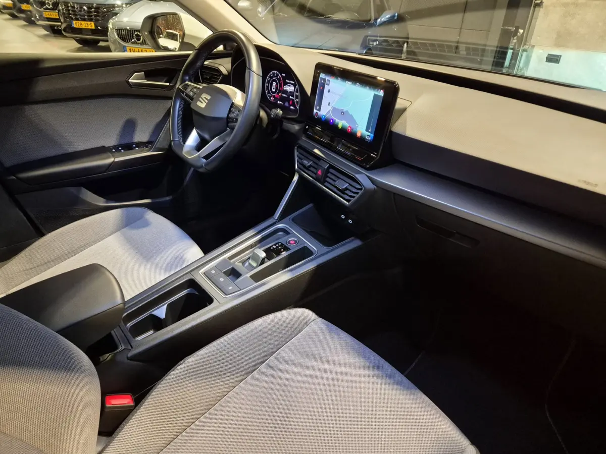 1.0 eTSI Style Business Intense - Navi - Adapt Cruise - Camera - LED - Incl BTW