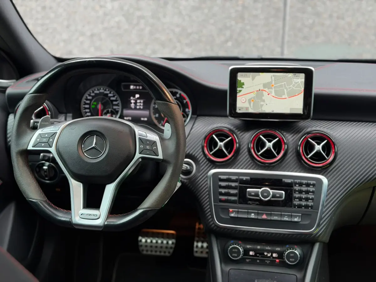AMG 45 4MATIC Edition 1 (SCHAALSTOELEN, PANO, H&K, CAMERA, EERSTE LAK, DEALER ONDH, AEROPAKKET, ELEKT STOE)
