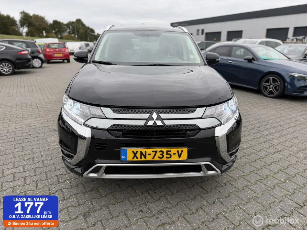 2.4 PHEV Intense+ camera dak navie