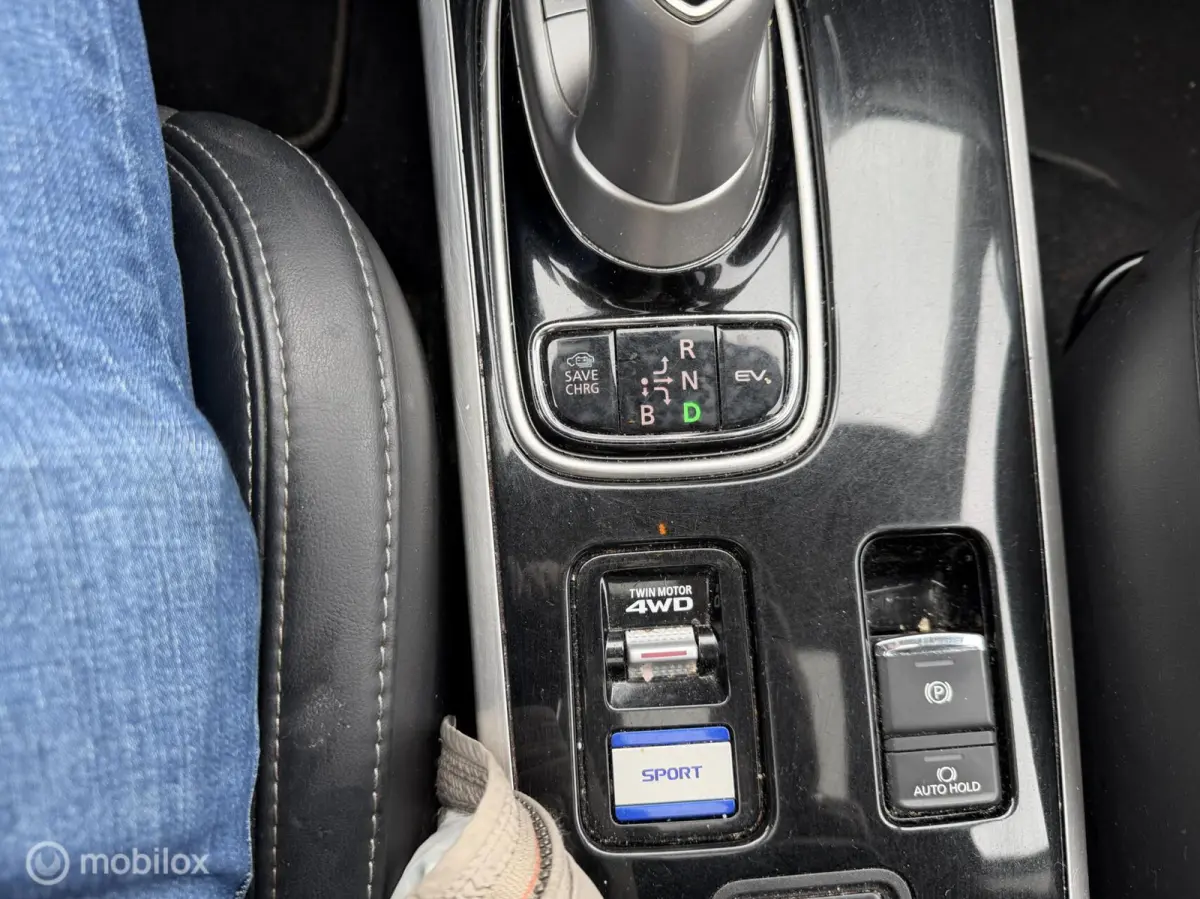 2.4 PHEV Intense+ camera dak navie