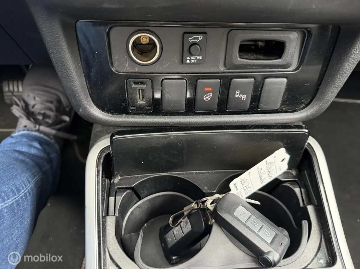 2.4 PHEV Intense+ camera dak navie