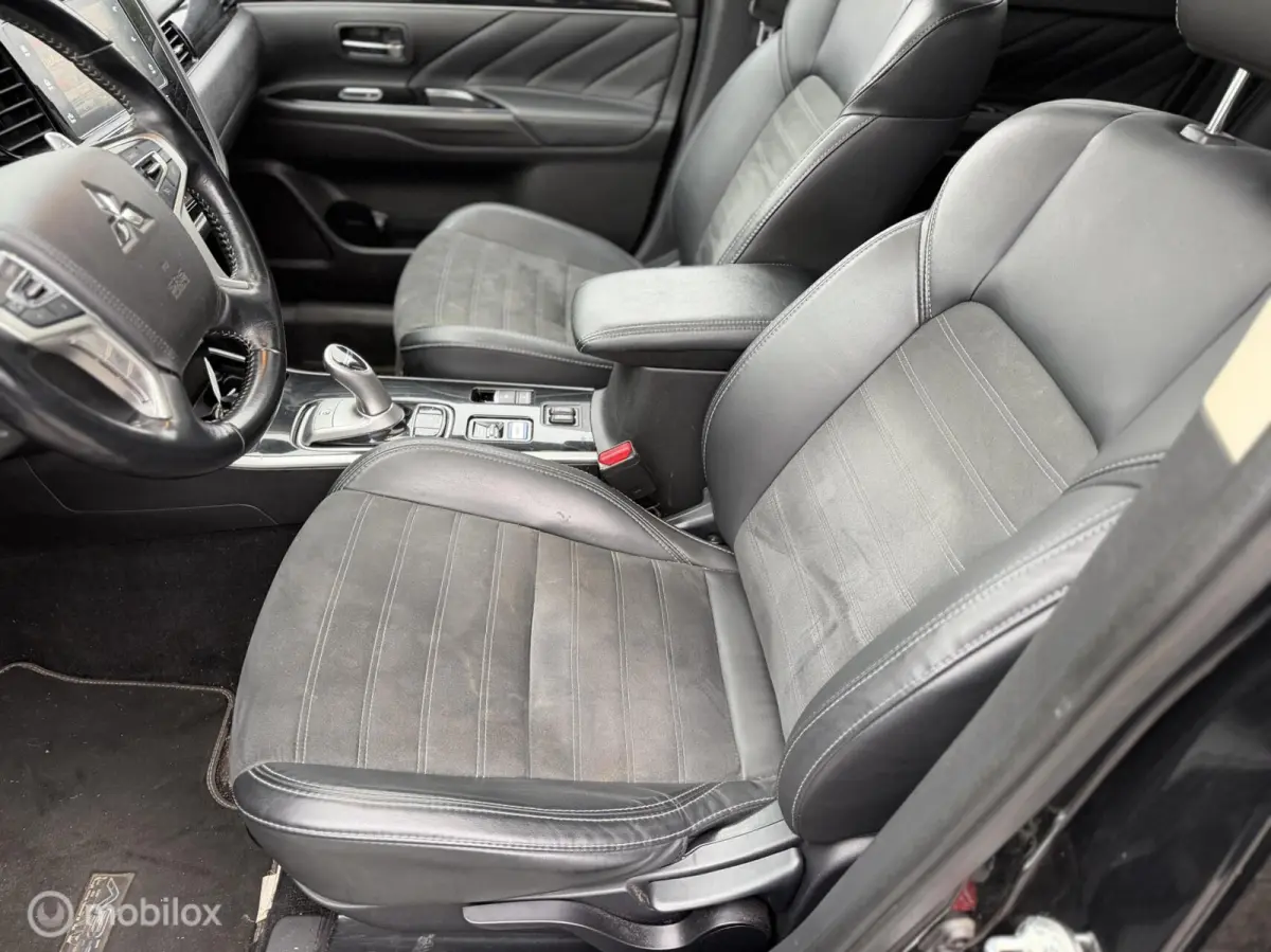 2.4 PHEV Intense+ camera dak navie