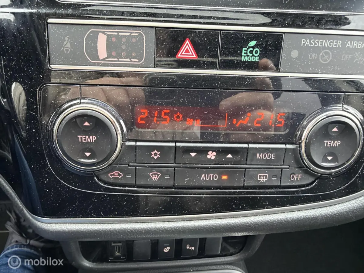2.4 PHEV Intense+ camera dak navie