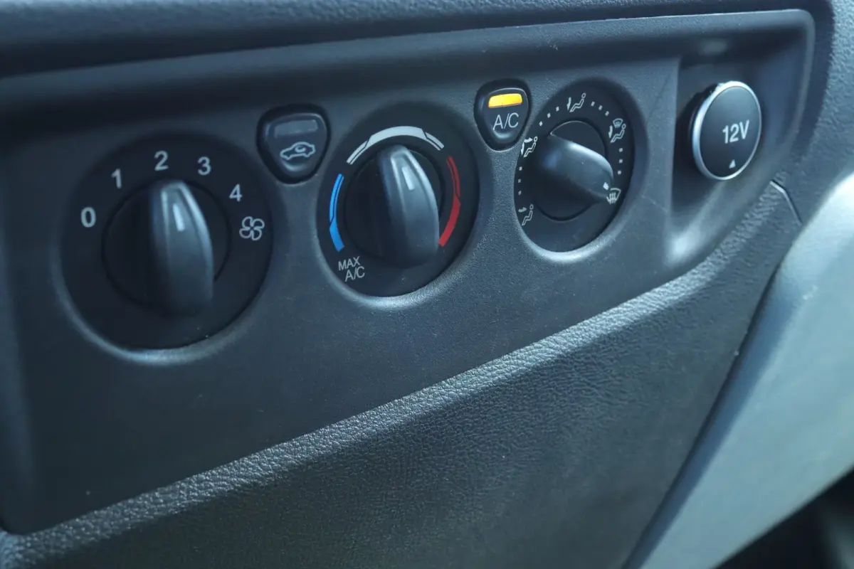 350 2.0 TDCI L4H1 Ambiente