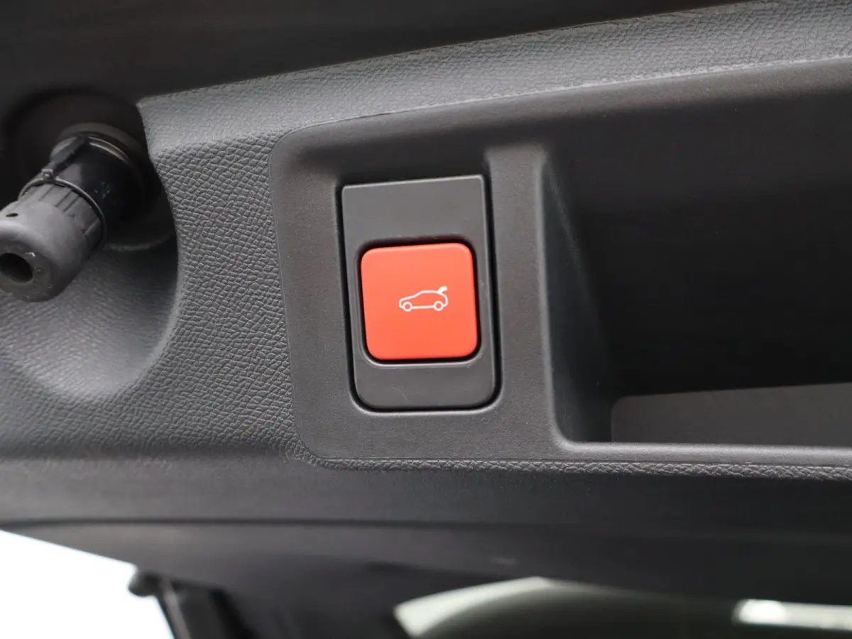 1.2 Hybrid 136 e-DCS6 GT Carplay | Panoramadak | Premium Audio | Camera 360* | PDC V+A | Dodehoekbewaking | Elekt. Kofferklep | Navigatie | Climate Control | Draadloze Telefoonlader