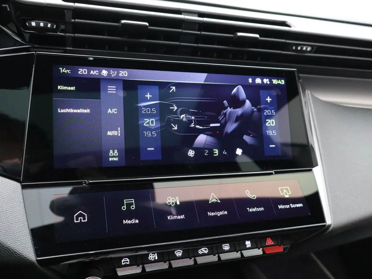 1.2 Hybrid 136 e-DCS6 GT Carplay | Panoramadak | Premium Audio | Camera 360* | PDC V+A | Dodehoekbewaking | Elekt. Kofferklep | Navigatie | Climate Control | Draadloze Telefoonlader